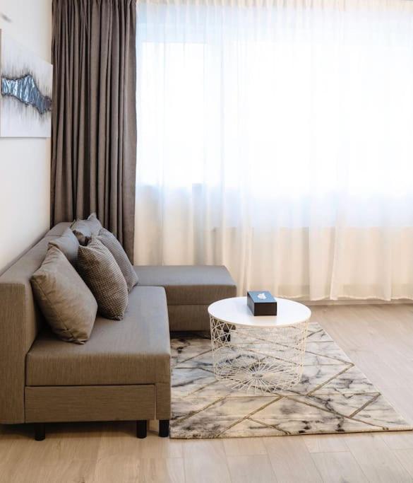 Tran Chien Apartment With Free Private Parking Praag Buitenkant foto
