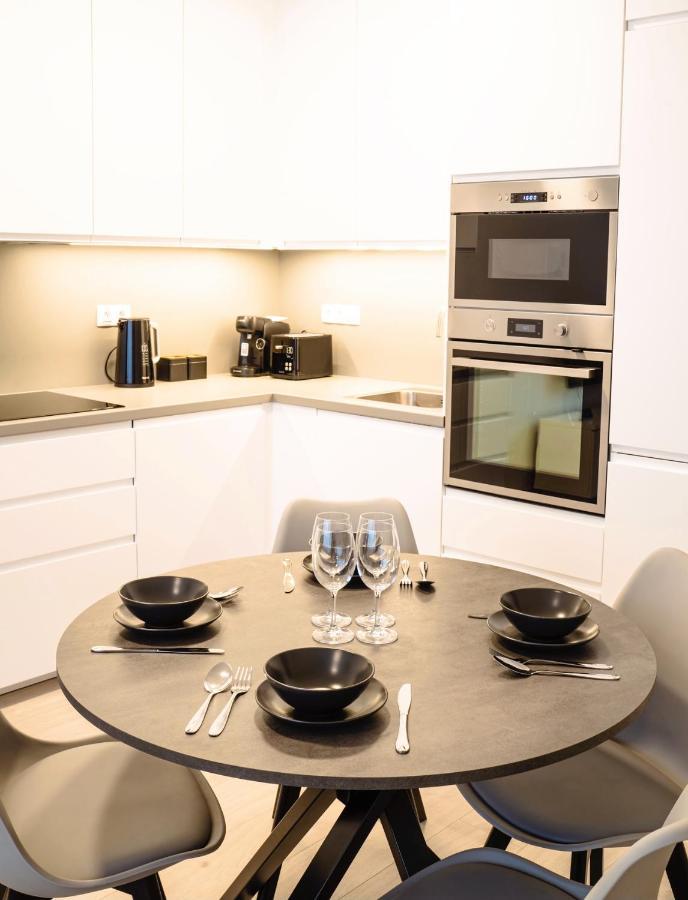 Tran Chien Apartment With Free Private Parking Praag Buitenkant foto