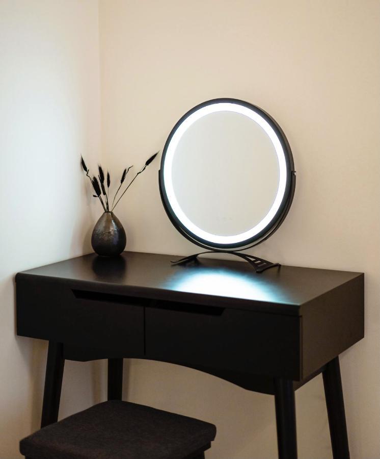 Tran Chien Apartment With Free Private Parking Praag Buitenkant foto