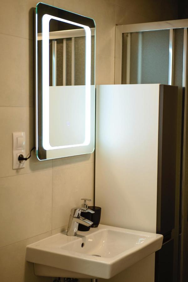 Tran Chien Apartment With Free Private Parking Praag Buitenkant foto